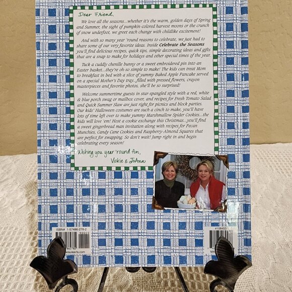 Gooseberry Patch Celebrate the Seasons Book 1 Christmas Crafts Baking Decor Idea - Picture 3 of 9